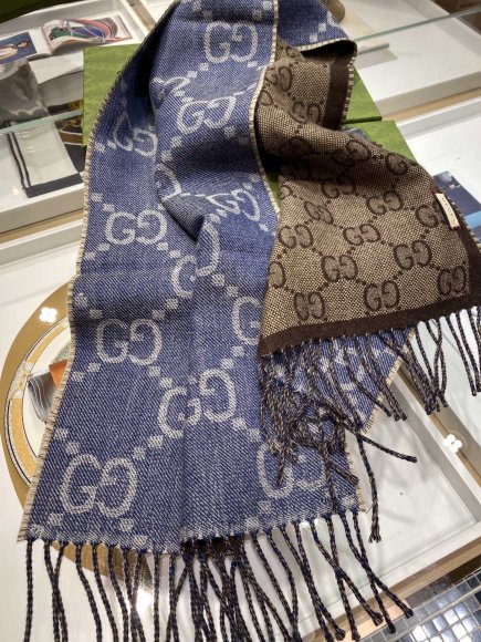 Gucci - Шерстяной шарф JX_0412GU4 Gucci - Шерстяной шарф JX_0412GU4