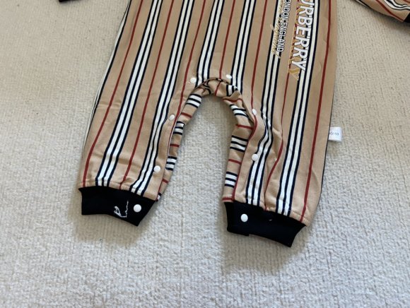 Burberry - Детский комбинезон слип QK_1308BU5