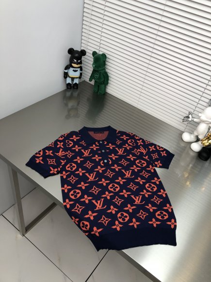 Louis Vuitton - Мужская трикотажная футболка майка поло DZ_2203LV14 Louis Vuitton - Мужская трикотажная футболка майка поло DZ_2203LV14