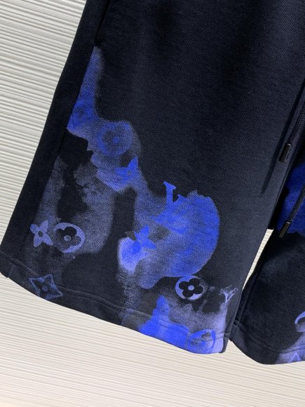 Louis Vuitton - Мужские шорты TI_0605LV12 Louis Vuitton - Мужские шорты TI_0605LV12