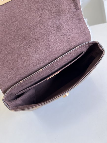 Louis Vuitton Locky BB Cozygram Сумка мессенджер LG_2510LV1