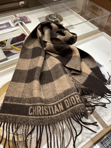 Dior - Шерстяной шарф JX_0412DI6 Dior - Шерстяной шарф JX_0412DI6