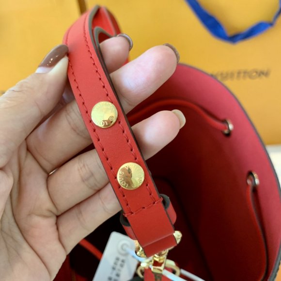 Louis Vuitton NeoNoe Женская сумка кисет LL_0402LV2