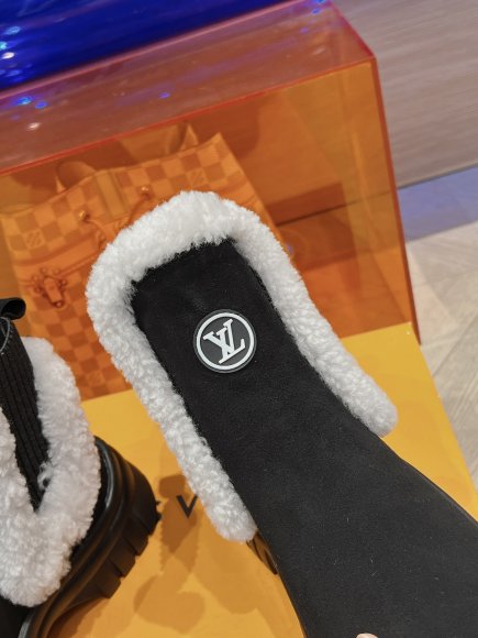 Louis Vuitton - Женские ботинки сапоги MO_2612LV2