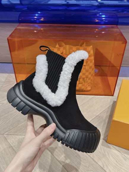 Louis Vuitton - Женские ботинки сапоги MO_2612LV2