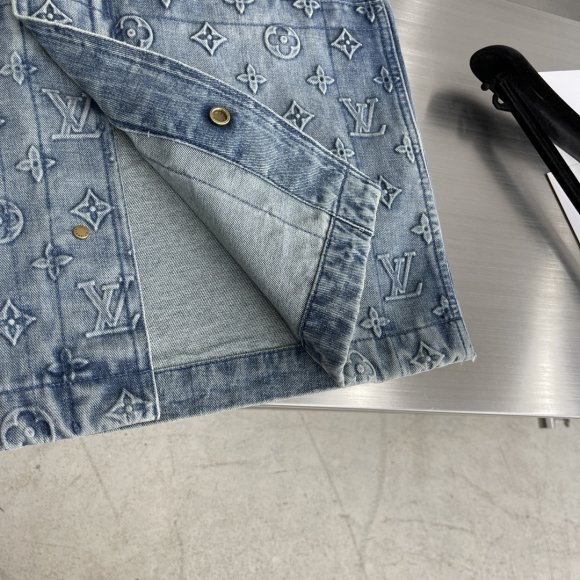 Louis Vuitton - Мужская джинсовая рубашка жакет TJ_2207LV1 Louis Vuitton - Мужская джинсовая рубашка жакет TJ_2207LV1