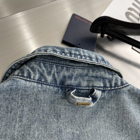 Louis Vuitton - Мужская джинсовая рубашка жакет TJ_2207LV1 Louis Vuitton - Мужская джинсовая рубашка жакет TJ_2207LV1