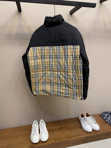 Burberry - Мужская двусторонняя куртка пуховик DZ_0810BU7 Burberry - Мужская двусторонняя куртка пуховик DZ_0810BU7