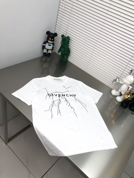 Givenchy - Мужская футболка майка DZ_2203GI17 Givenchy - Мужская футболка майка DZ_2203GI17