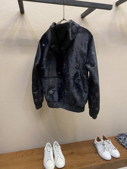 Louis Vuitton - Мужская куртка ветровка толстовка DZ_1702LV1