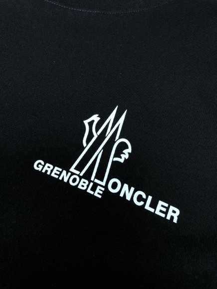 Moncler - Мужская футболка майка DZ_2203MO18 Moncler - Мужская футболка майка DZ_2203MO18