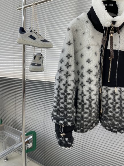 Louis Vuitton - Мужская куртка ветровка толстовка TJ_2712LV1