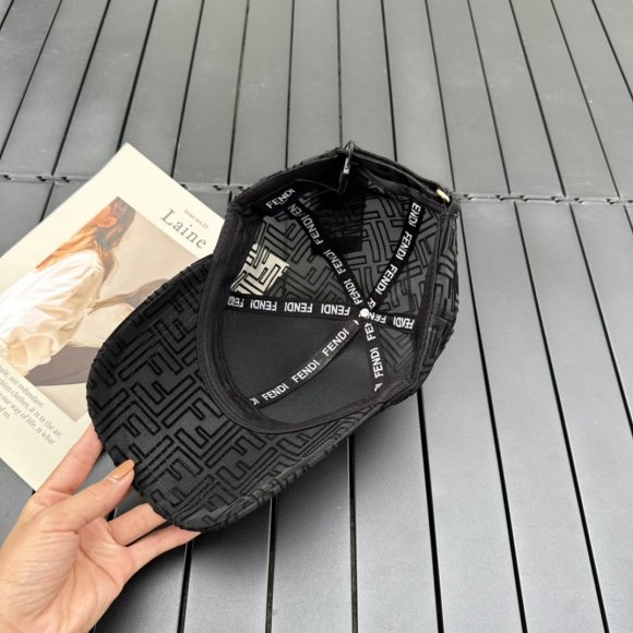Fendi - Бейсболка кепка AO_2504FE4 Fendi - Бейсболка кепка AO_2504FE4