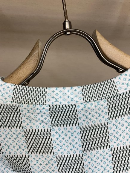 Louis Vuitton - Мужская футболка майка DZ_0705LV5