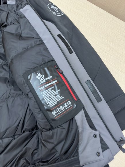 Moncler Grenoble - Мужская куртка пуховик DZ_1109MO3 Moncler Grenoble - Мужская куртка пуховик DZ_1109MO3