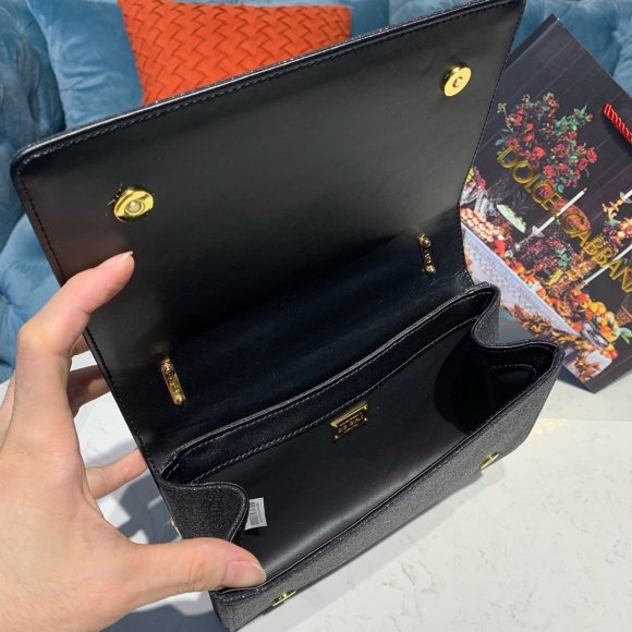 Dolce & Gabbana Girls Женская сумка мессенджер DG_0502DG1 Dolce & Gabbana Girls Женская сумка мессенджер DG_0502DG1