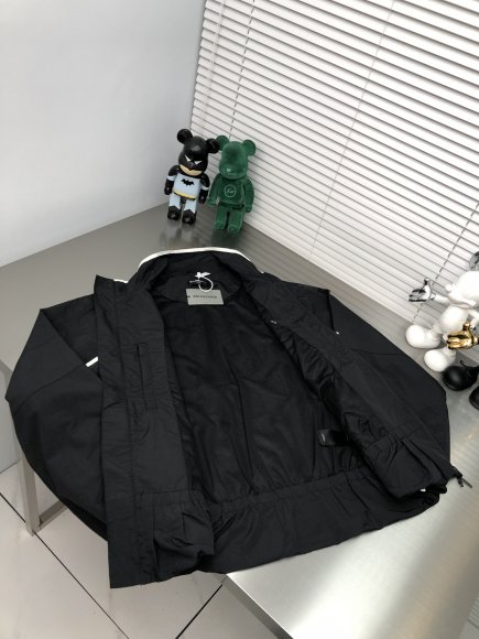 Balenciaga - Мужская куртка ветровка анорак DZ_2905BA5 Balenciaga - Мужская куртка ветровка анорак DZ_2905BA5