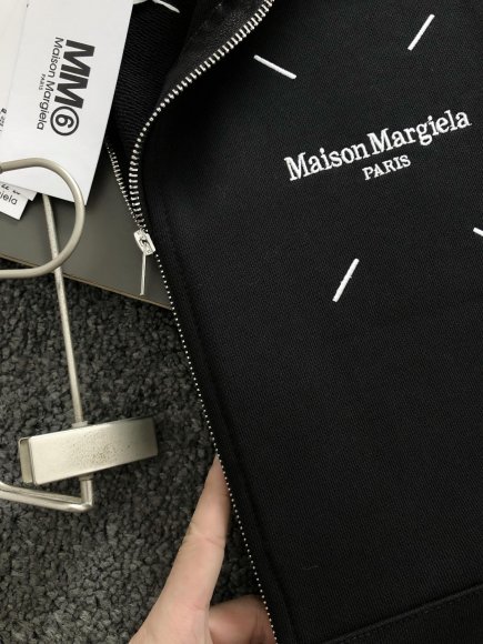 Maison Margiela MM6 - Мужская кофта толстовка DF_0910MM1 Maison Margiela MM6 - Мужская кофта толстовка DF_0910MM1