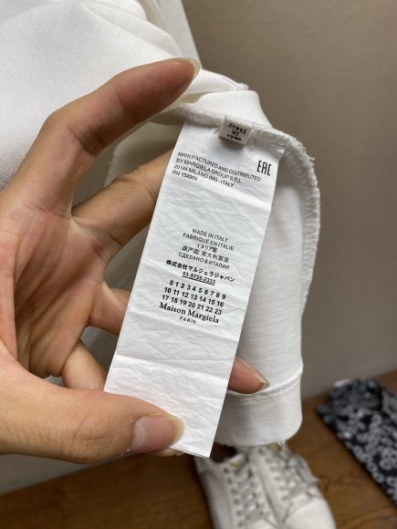 Maison Margiela MM6 - Мужская футболка майка DZ_0705MM7 Maison Margiela MM6 - Мужская футболка майка DZ_0705MM7