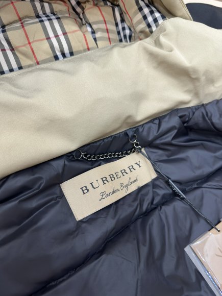 Burberry - Мужская куртка пуховик DZ_1109BU5