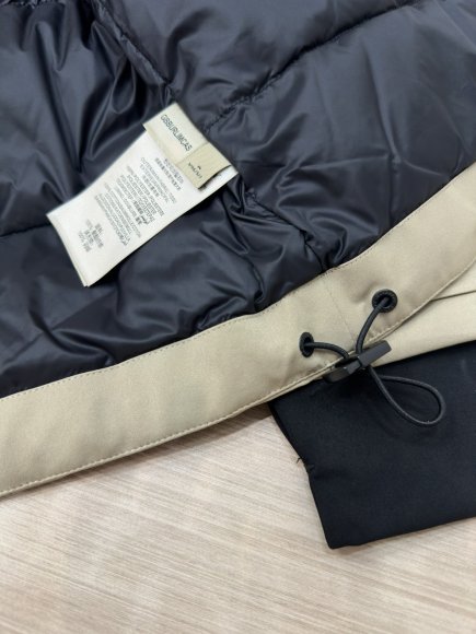 Burberry - Мужская куртка пуховик DZ_1109BU5