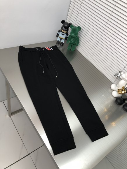 Moncler - Мужской спортивный костюм DZ_2410MO9 Moncler - Мужской спортивный костюм DZ_2410MO9