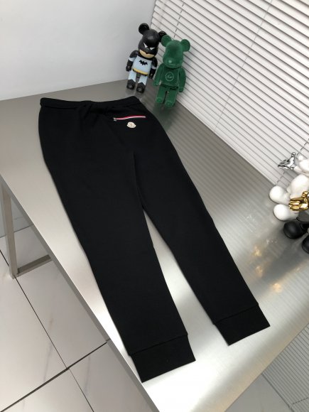 Moncler - Мужской спортивный костюм DZ_2410MO9 Moncler - Мужской спортивный костюм DZ_2410MO9