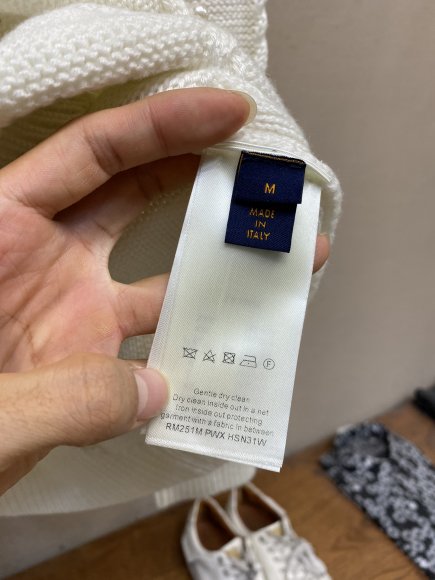 Louis Vuitton - Женская шерстяная кофта свитер DZ_2111LV2