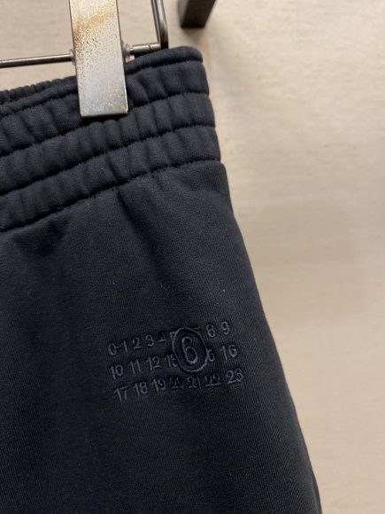 Maison Margiela MM6 - Мужские шорты DZ_0705MM8 Maison Margiela MM6 - Мужские шорты DZ_0705MM8