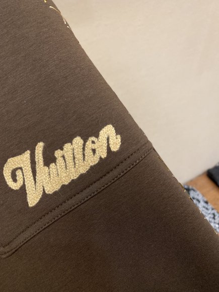 Louis Vuitton - Мужские трикотажные штаны брюки DZ_1109LV6 Louis Vuitton - Мужские трикотажные штаны брюки DZ_1109LV6