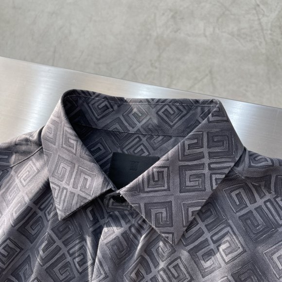 Givenchy - Мужская рубашка DZ_2612GI6 Givenchy - Мужская рубашка DZ_2612GI6