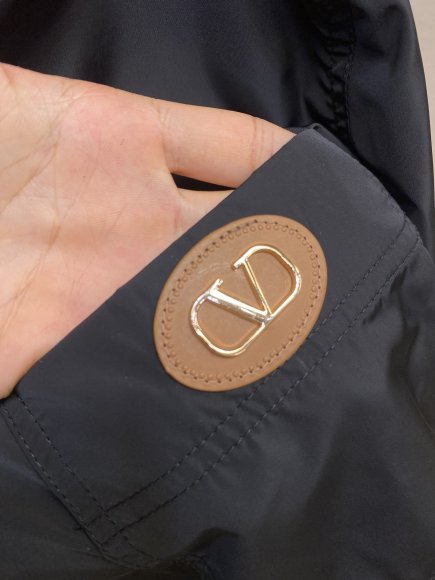 Valentino - Мужская куртка ветровка DZ_1702VA9