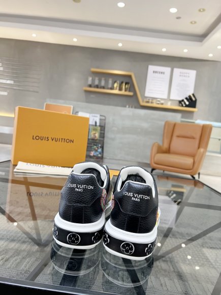 Louis Vuitton - Мужские кроссовки RU_2406LV4 Louis Vuitton - Мужские кроссовки RU_2406LV4
