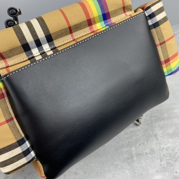 Burberry Сумка- рюкзак BU_1702BU3 Burberry Сумка- рюкзак BU_1702BU3
