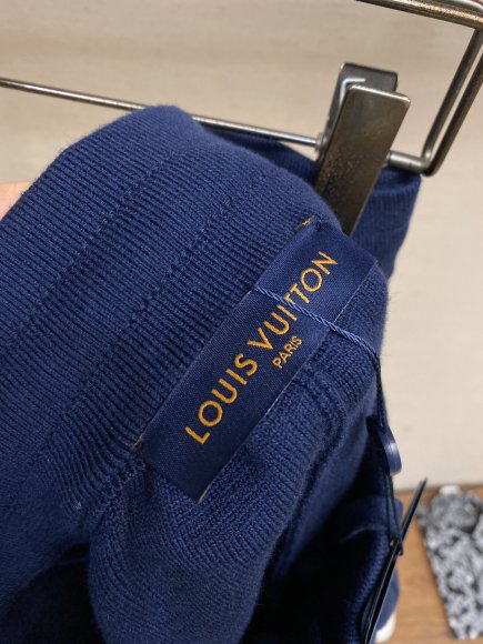 Louis Vuitton Signature - Мужские трикотажные шорты DZ_0504LV4