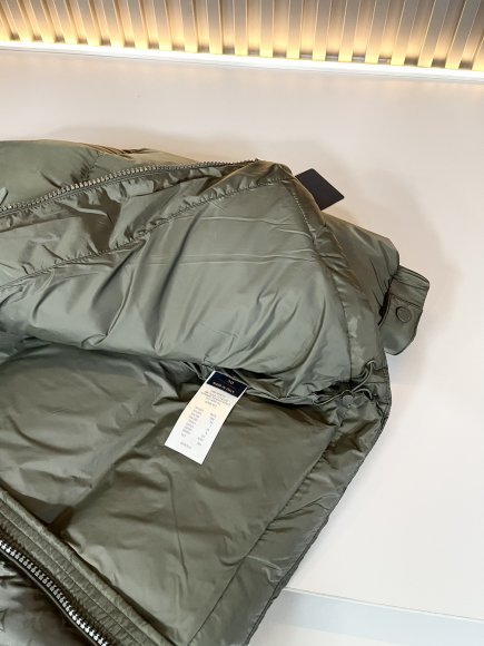 Louis Vuitton - Мужская куртка пуховик DF_2609LV1 Louis Vuitton - Мужская куртка пуховик DF_2609LV1