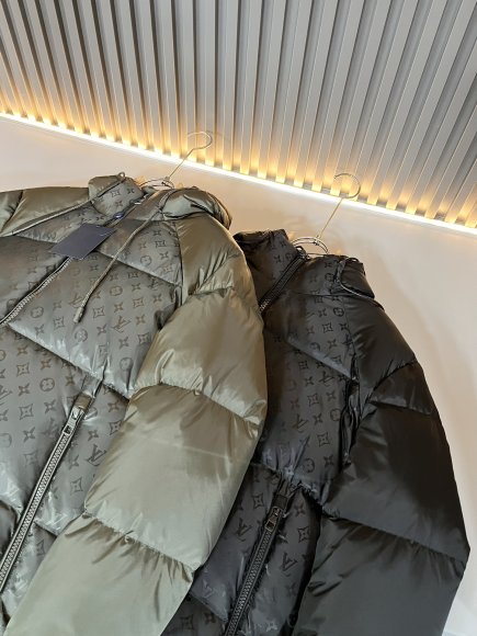 Louis Vuitton - Мужская куртка пуховик DF_2609LV1 Louis Vuitton - Мужская куртка пуховик DF_2609LV1