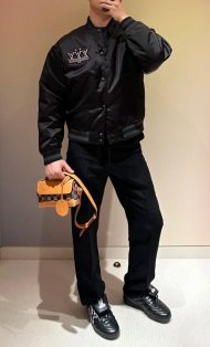 Louis Vuitton - Мужская куртка ветровка бомбер DZ_1702LV8 Louis Vuitton - Мужская куртка ветровка бомбер DZ_1702LV8