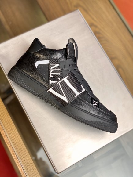 Valentino Мужские кеды R_0202VA10  Valentino Мужские кеды R_0202VA10