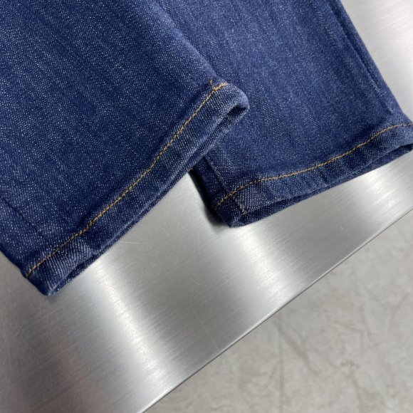 Louis Vuitton - Мужские штаны джинсы DZ_2612LV8 Louis Vuitton - Мужские штаны джинсы DZ_2612LV8