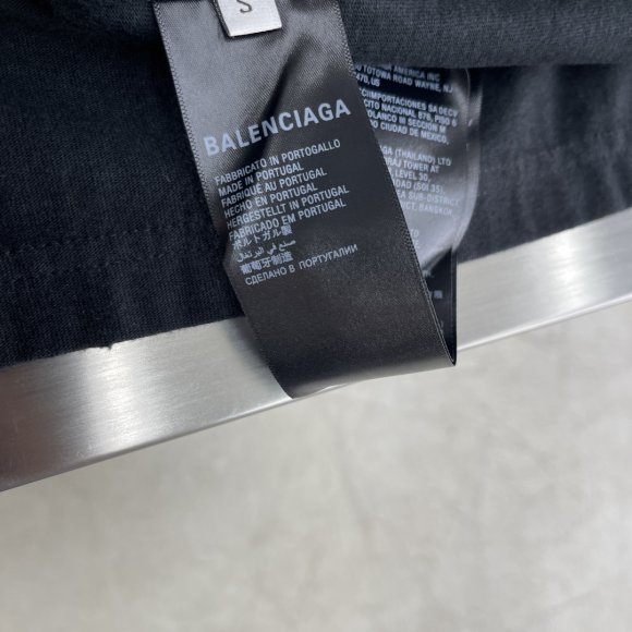 Balenciaga - Мужская футболка майка TJ_2207BA10 Balenciaga - Мужская футболка майка TJ_2207BA10