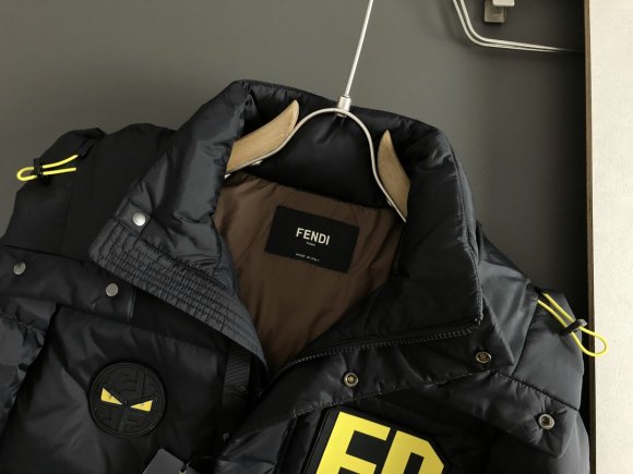 Fendi - Мужская куртка пуховик DF_0711FE6 Fendi - Мужская куртка пуховик DF_0711FE6