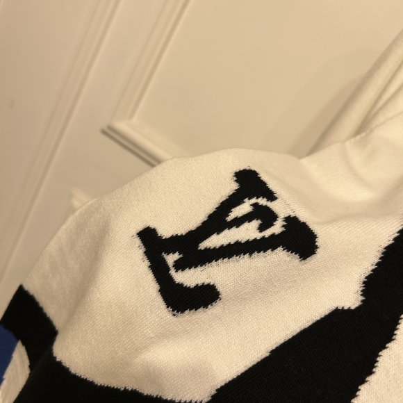 Louis Vuitton - Мужская кофта свитер KN_2509LV1 Louis Vuitton - Мужская кофта свитер KN_2509LV1