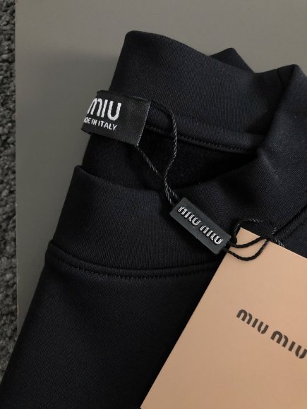 Miu Miu - Мужская кофта свитшот DF_0910MM7 Miu Miu - Мужская кофта свитшот DF_0910MM7