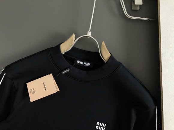 Miu Miu - Мужская кофта свитшот DF_0910MM7 Miu Miu - Мужская кофта свитшот DF_0910MM7