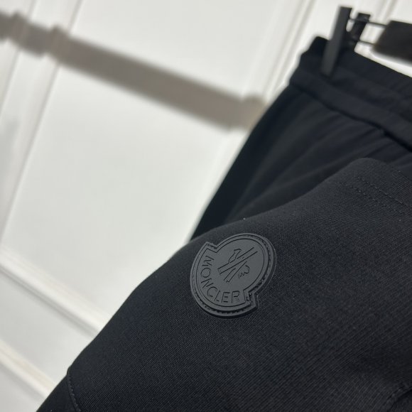 Moncler - Мужские спортивные штаны KN_2509MO3 Moncler - Мужские спортивные штаны KN_2509MO3