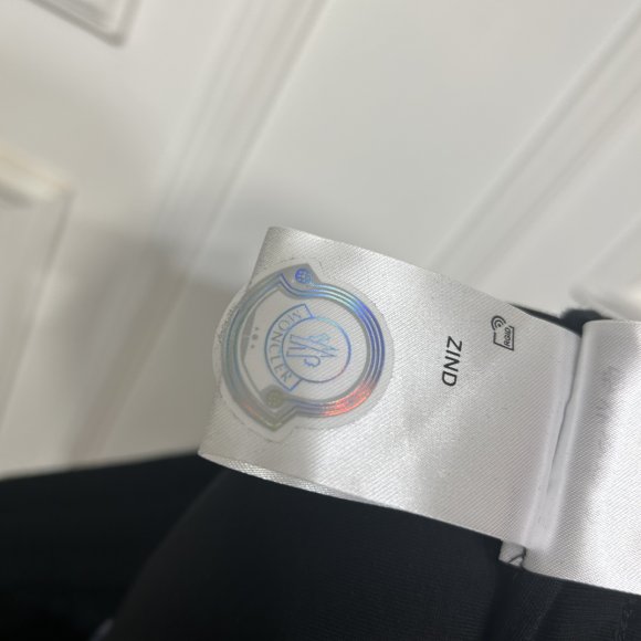 Moncler - Мужские спортивные штаны KN_2509MO3 