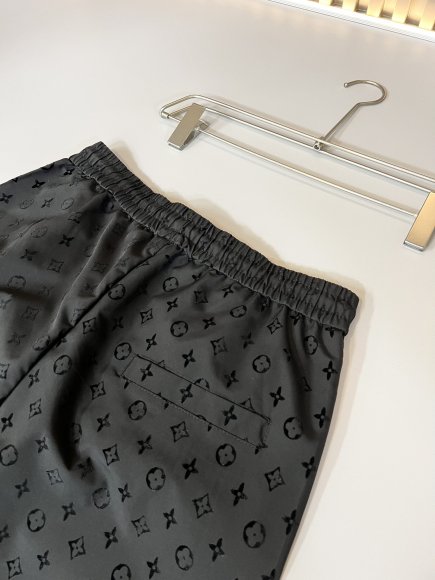 Louis Vuitton - Мужские шорты DF_3005LV8