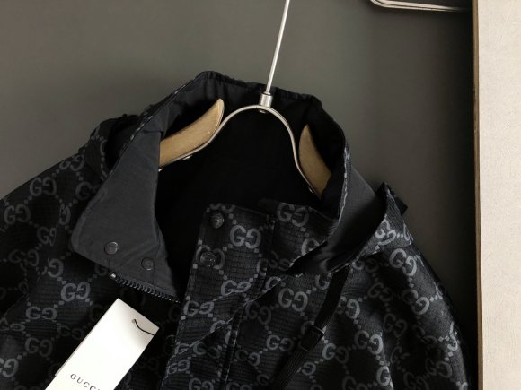 Gucci - Мужская двусторонняя куртка ветровка DF_2008GU4 Gucci - Мужская двусторонняя куртка ветровка DF_2008GU4