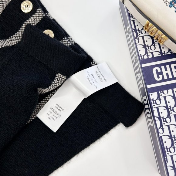 Dior - Женский шерстяной топ ZP_0806DI3